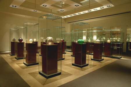 箱根藝術之旅：深入到波光粼粼的玻璃世界中去