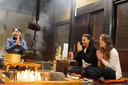 Genießen Sie japanische Küche in einer traditionellen Brauerei und einem historischen Haus image