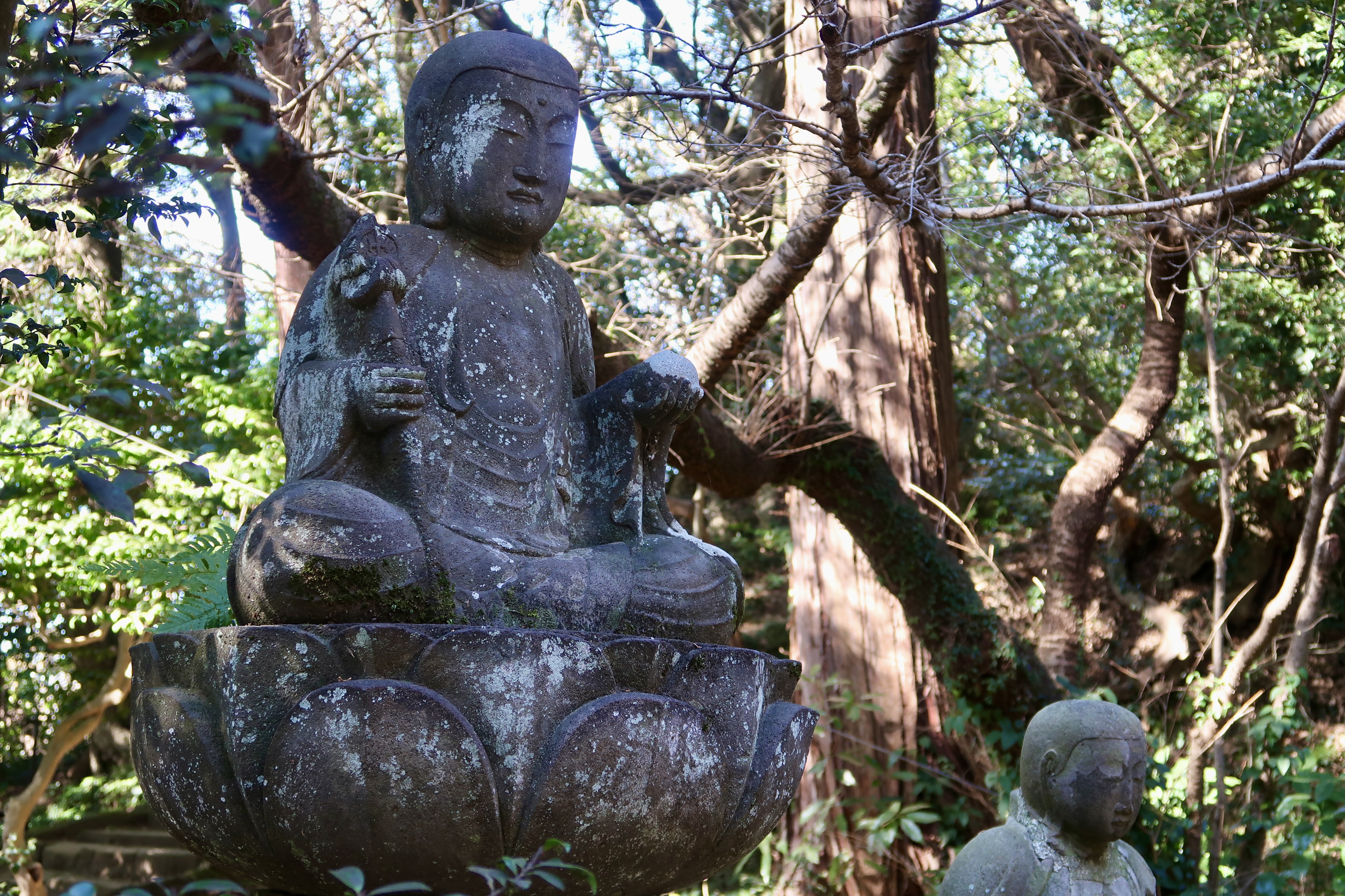 Sculptures bouddhistes au temple Jinmu-ji