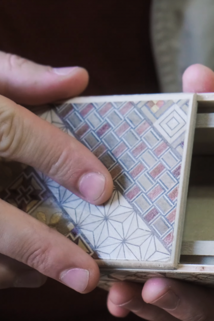 Marqueterie : fabriquez votre propre boîte secrète à Hakone