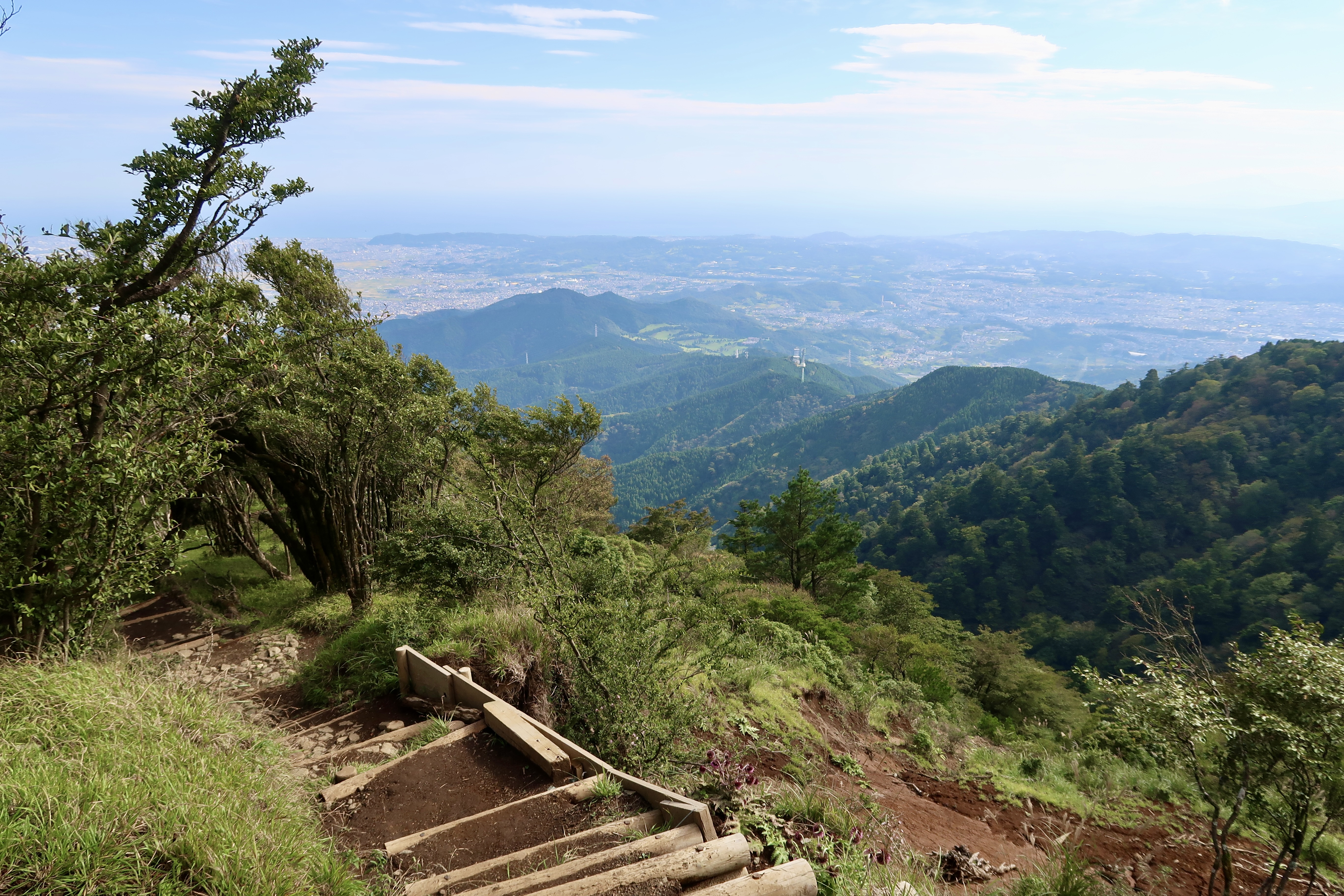 Quang cảnh từ con đường mòn trên núi Oyama