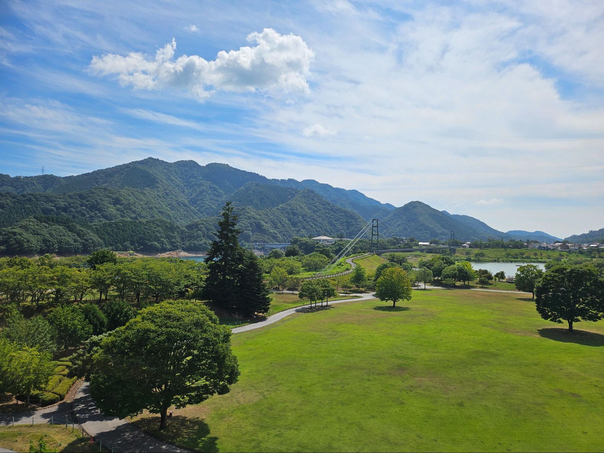 Panoramic views from the rooftop observation deck of the Kanagawa Prefectural Miyagase Yamanami Center