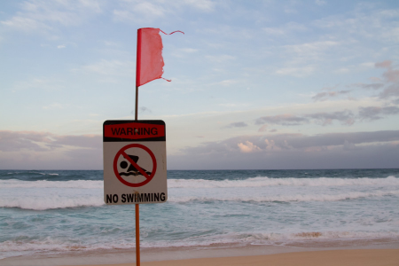 ในปีนี้ชายหาดที่คานากาวะจะไม่เปิด โปรดงดเว้นการว่ายน้ำ!