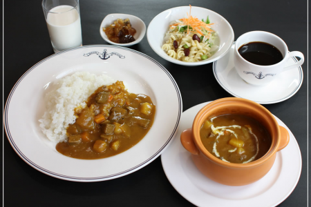 Restaurante de curry de la Marina de Yokosuka Honpo