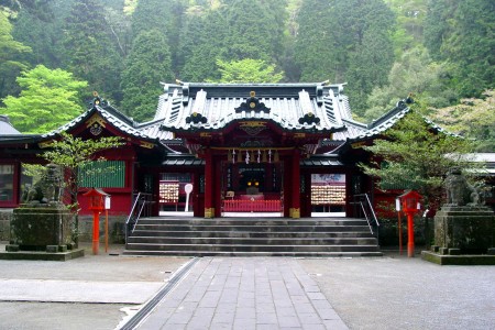 Ein erholsamer Tag in den Wäldern und Tempeln von Minamiashigara