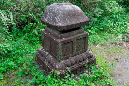 Ngôi mộ của Yaobikuni Nun image