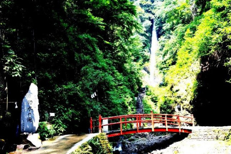 Les cascades de Shasui-no-Taki image