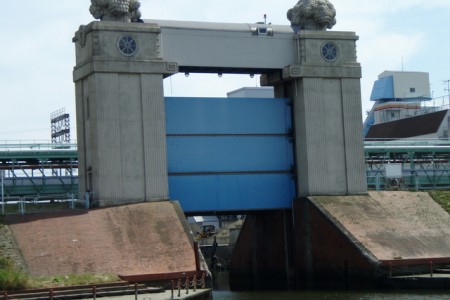 川崎河港水門