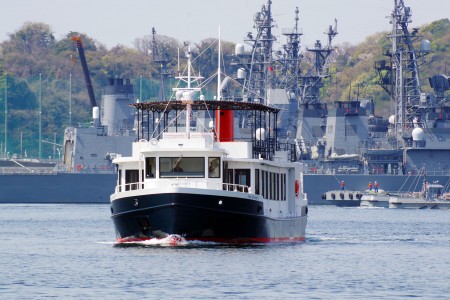 Schiffsrundfahrt durch den YOKOSUKA Marinehafen