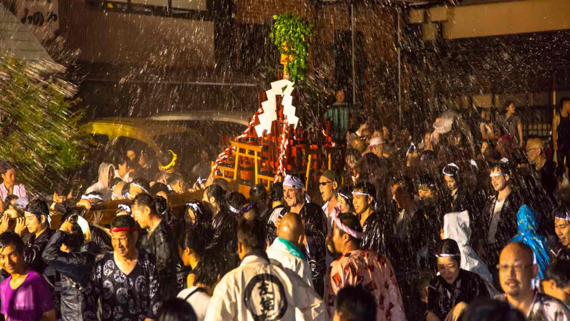 Festival de la Rociada de Agua de las Aguas Termales de Yugawara Onsen