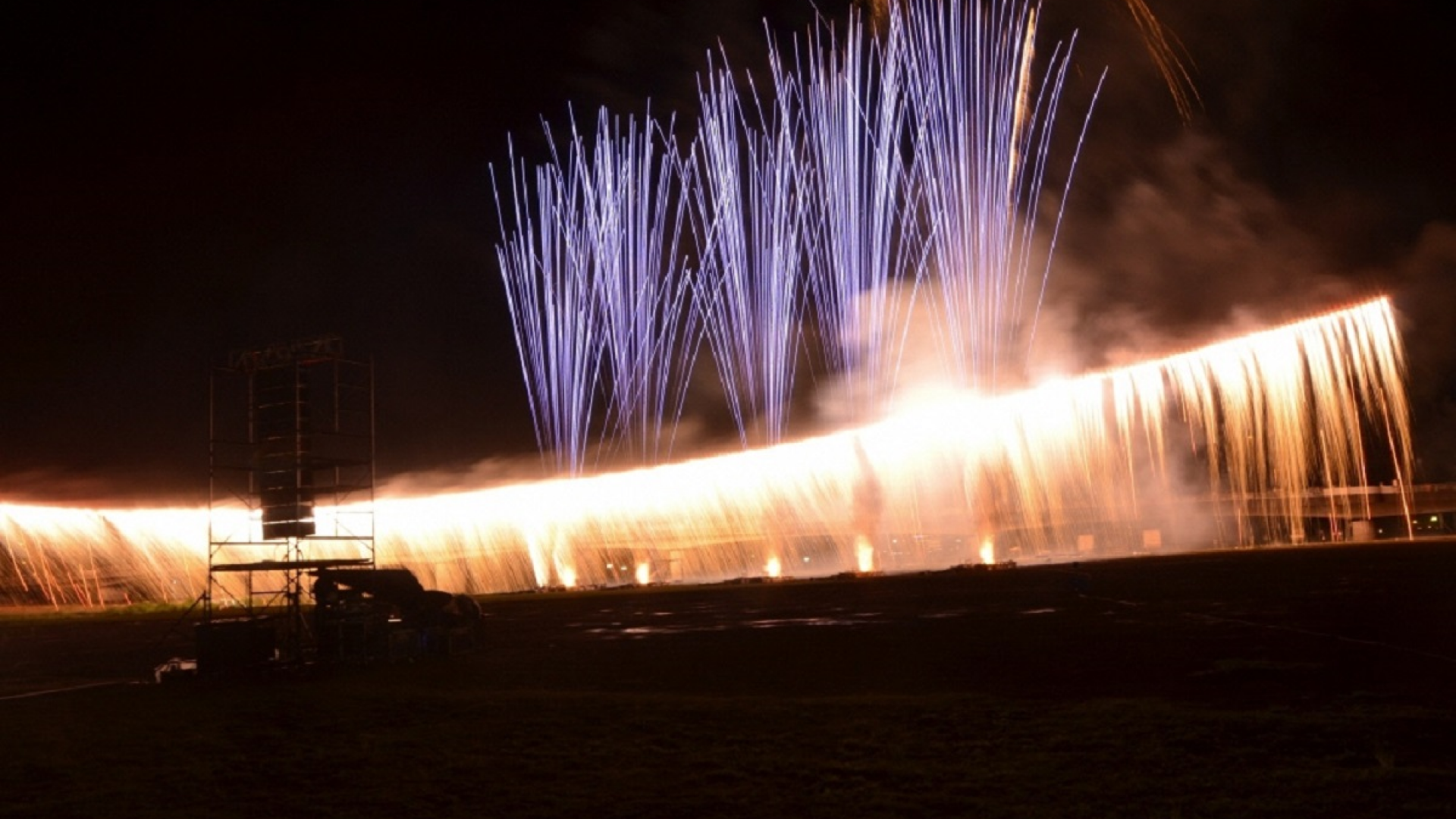 Festival de feux d'artifice sur la rivière Sakawa à Odawara