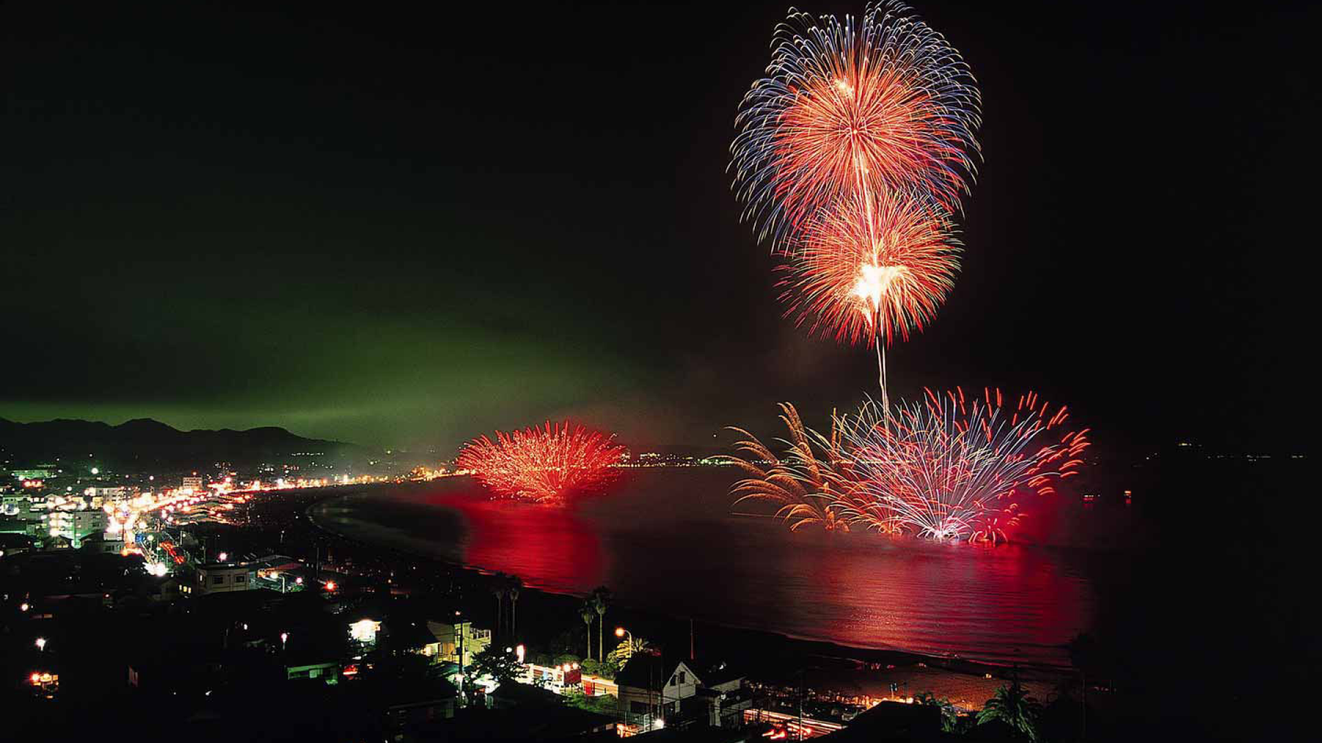 Festival de Fuegos Artificiales Noryo Matsuri de la Costa de Miura