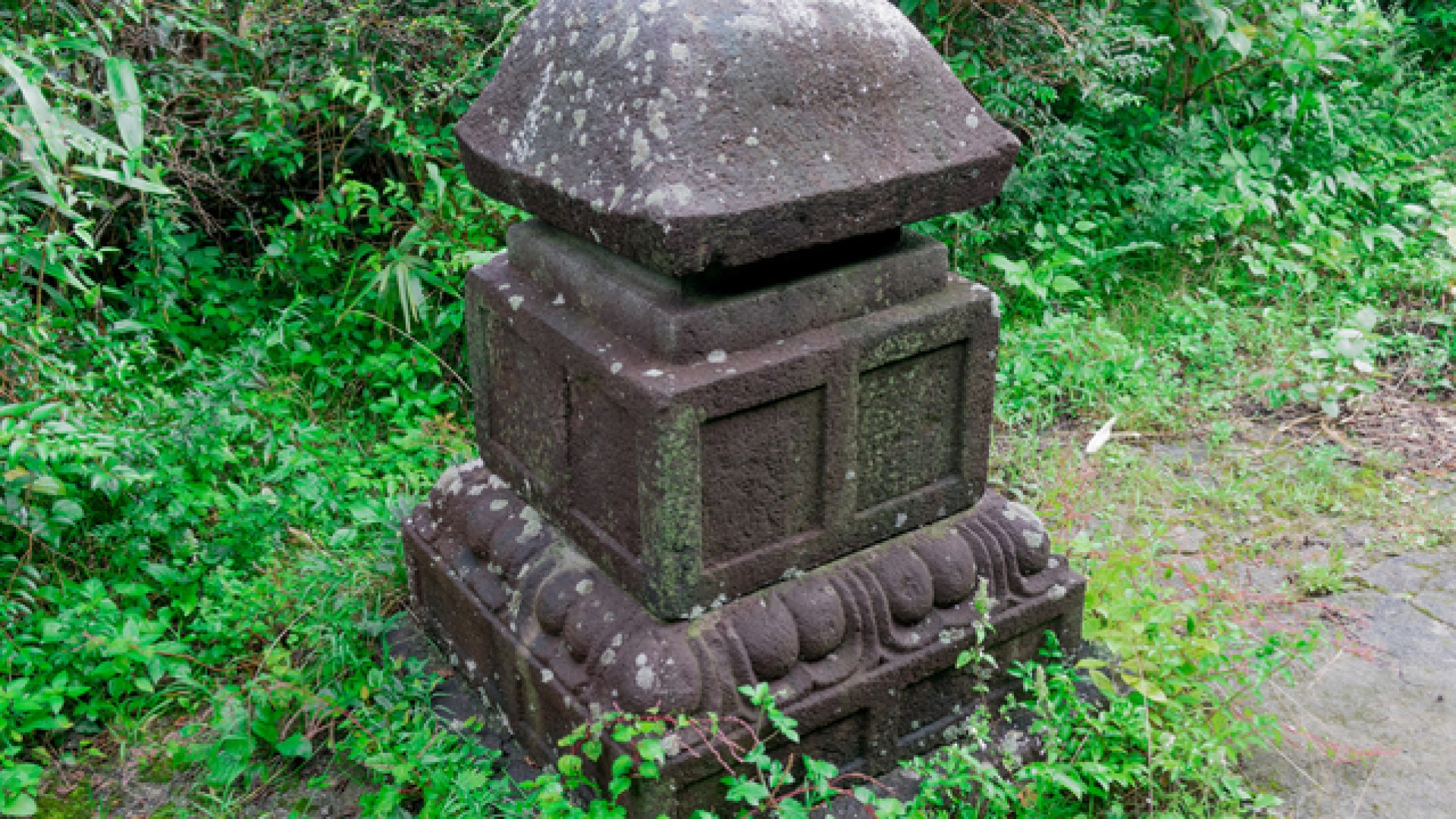 Tombe de Yaobikuni Nun