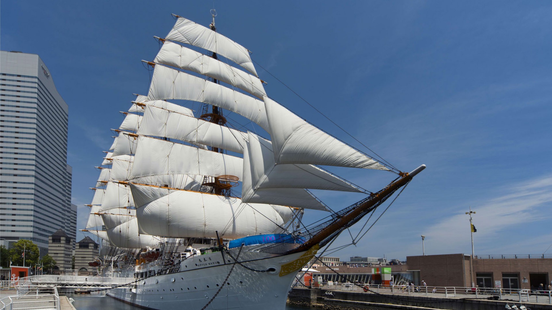 Nippon Maru Memorial Park (Sail Training Ship Nippon Maru / Yokohama Port Museum)