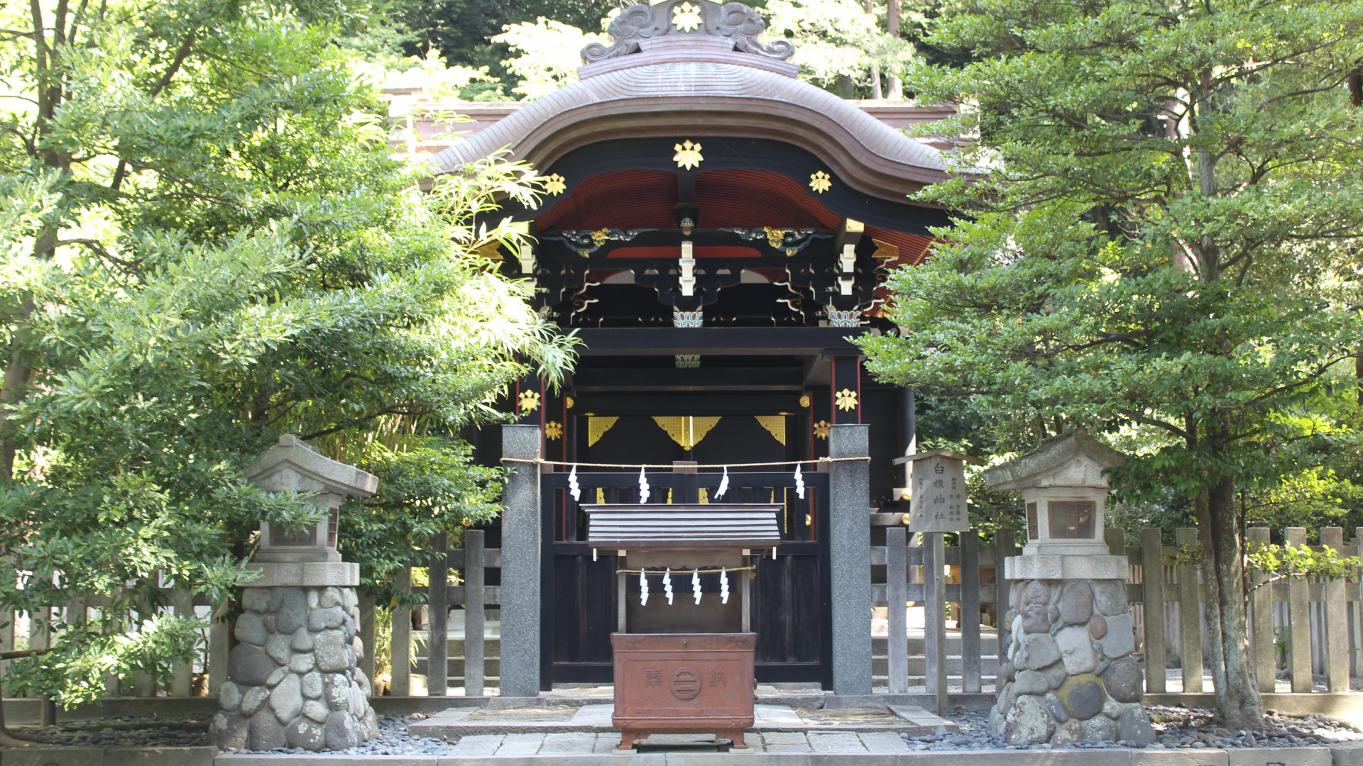 白旗神社（鹤冈八幡宫境内）