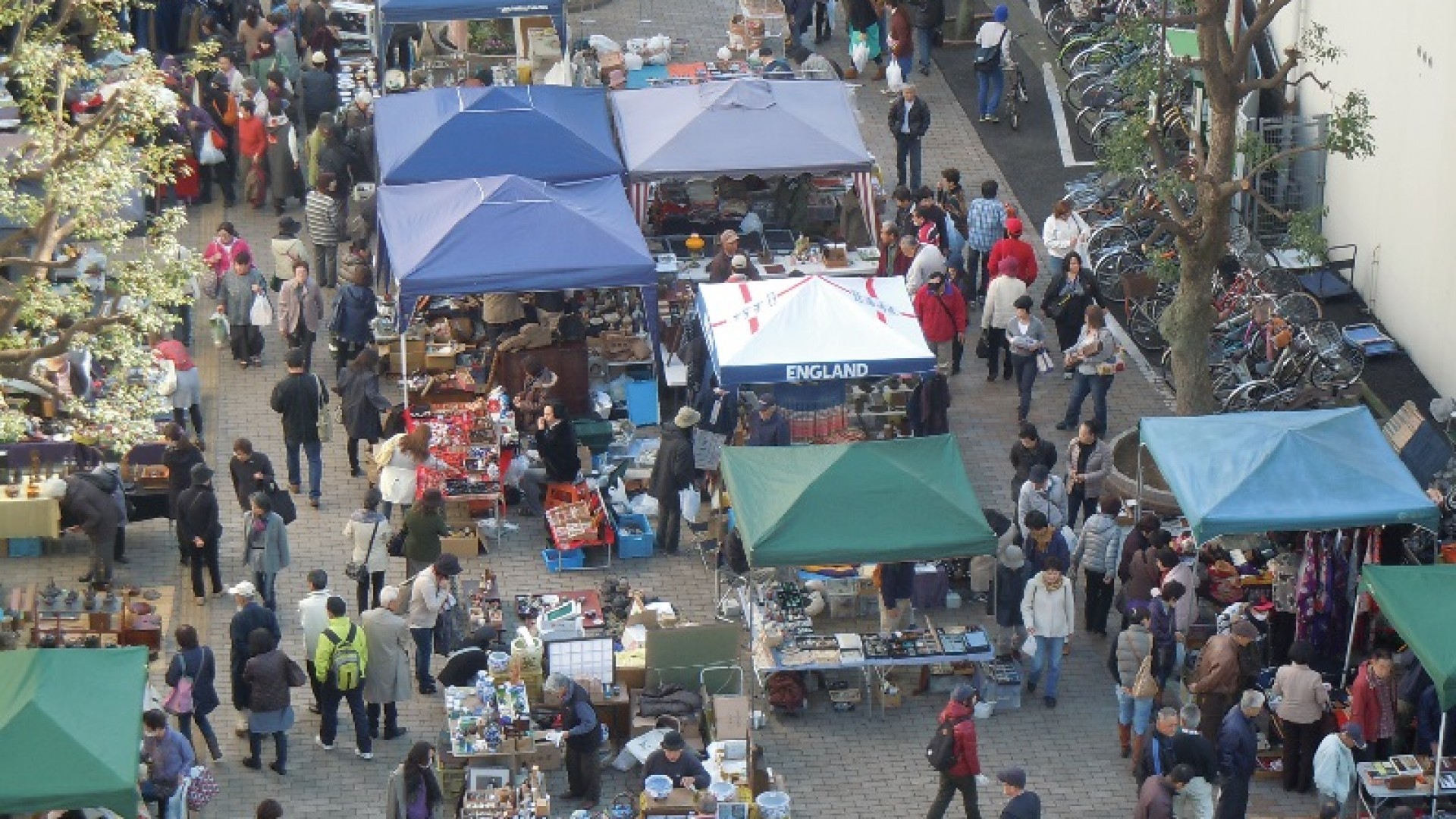 Kanagawa Yamato-Markt für alte Volkswerkzeuge und Antiquitäten 