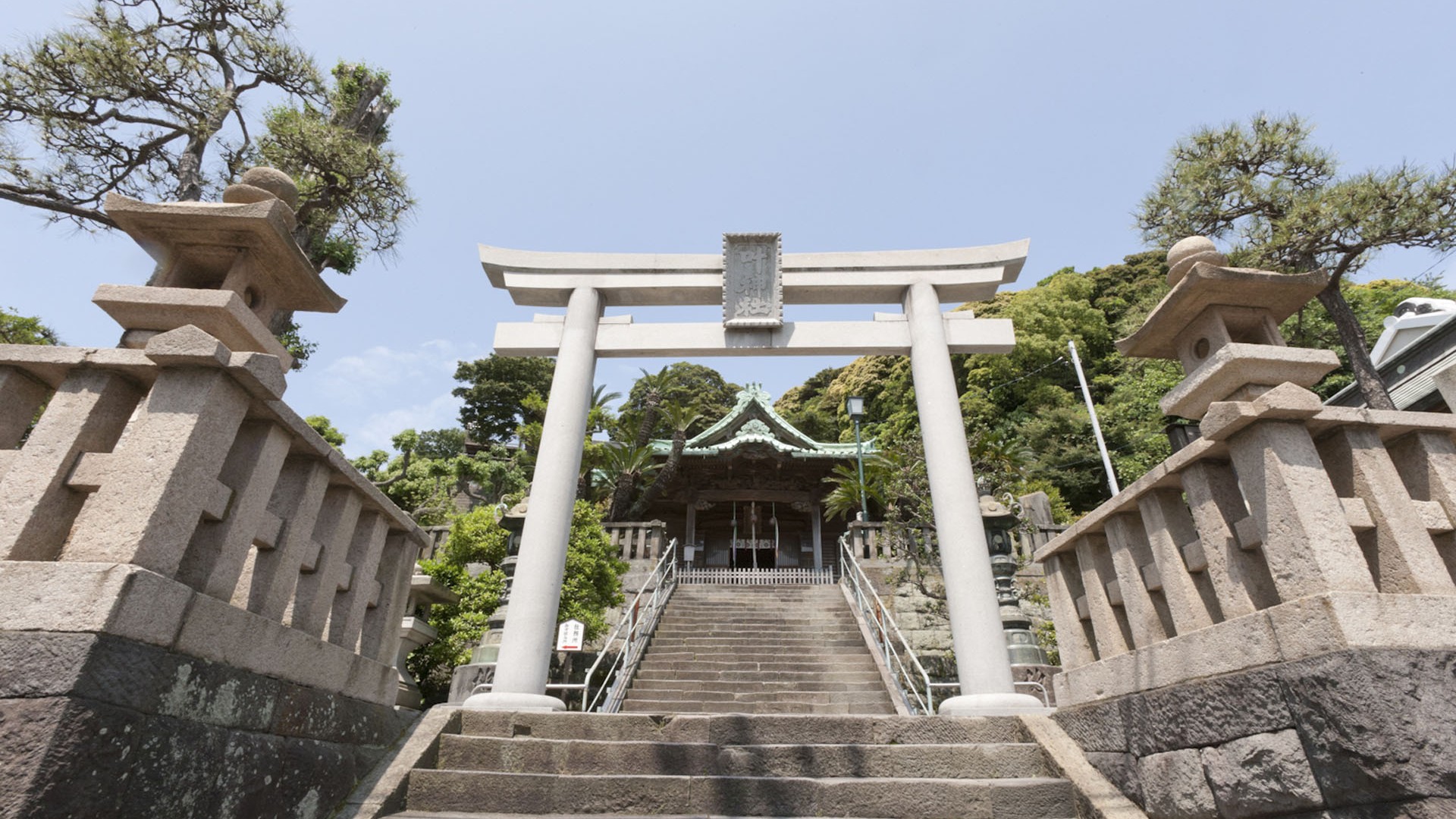 Nishikano Shrine (Kanagawa no Miya carving)