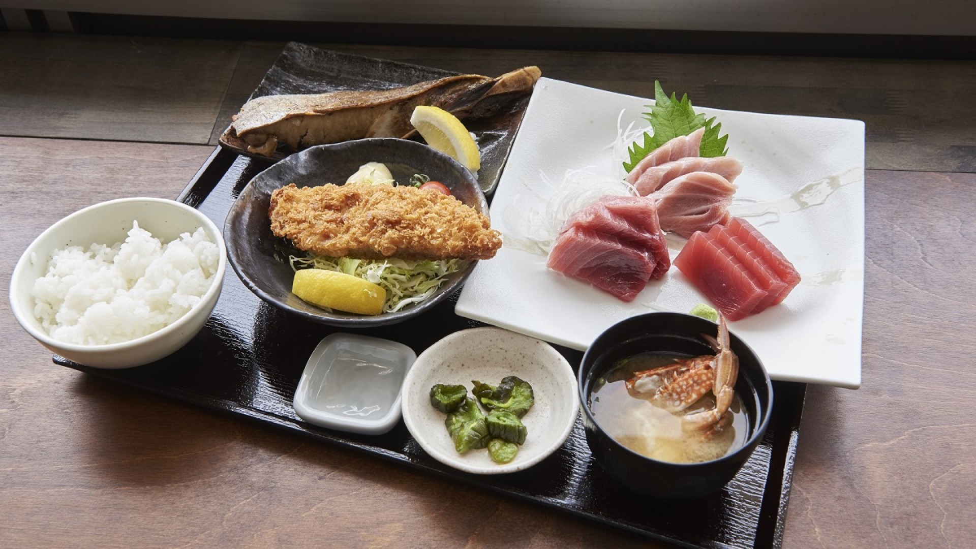 三崎魚市場食堂