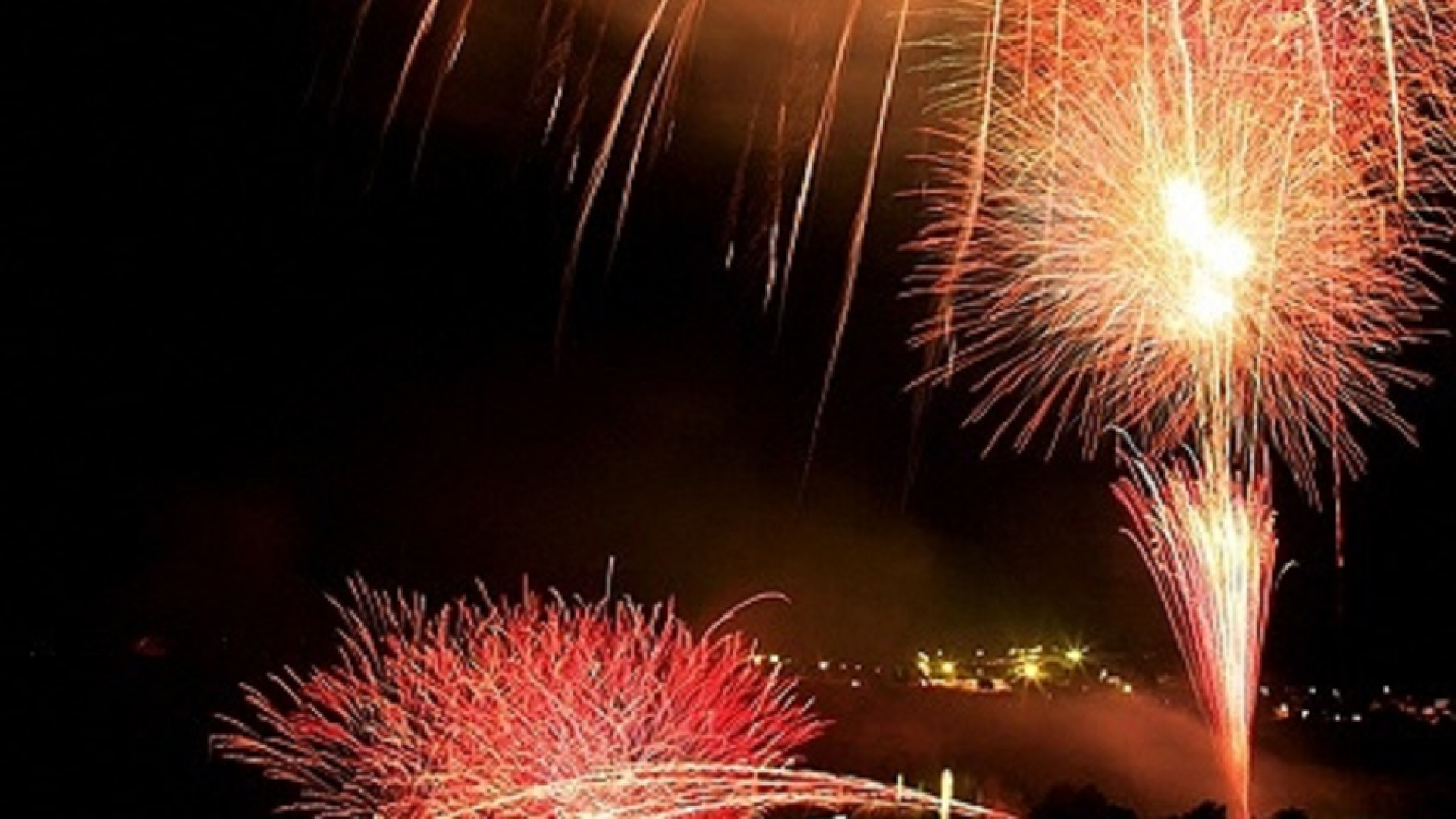 Lake Tanzawa Fireworks Festival