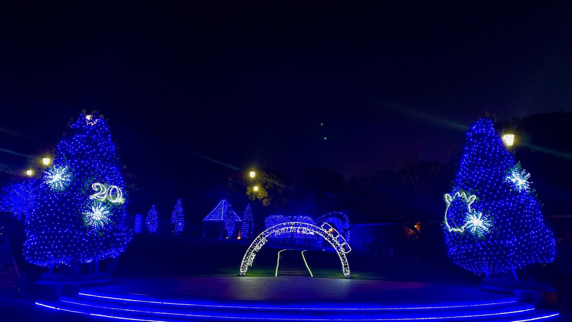 Iluminación de la azotea del parque America Yama ~20º Aniversario del TREN STAR de la línea Minato Mirai~
