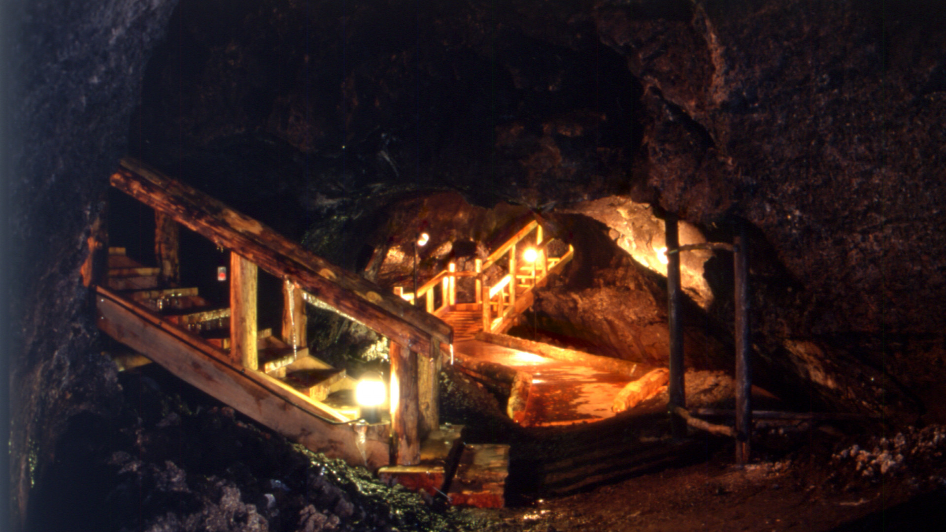 Cueva de los Murciélagos del Lago Saiko