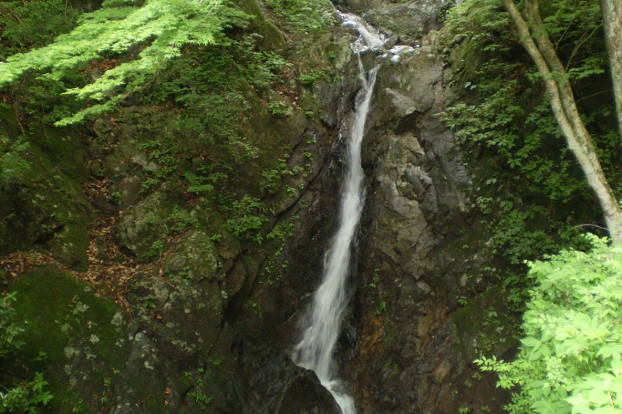 Niju Wasserfälle