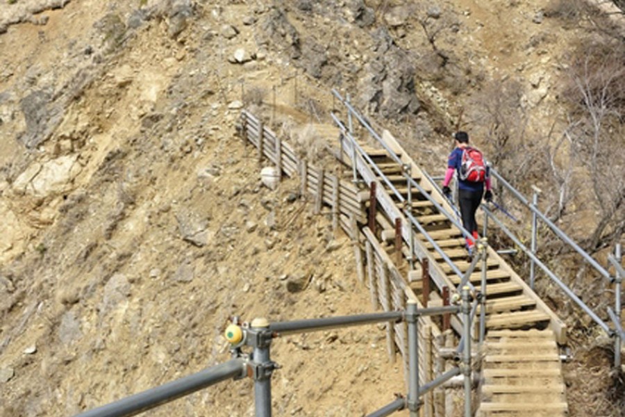 塔之澤的山脊徒步旅行