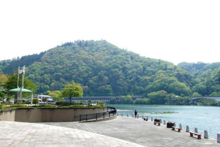ทะเลสาบซากะมิ