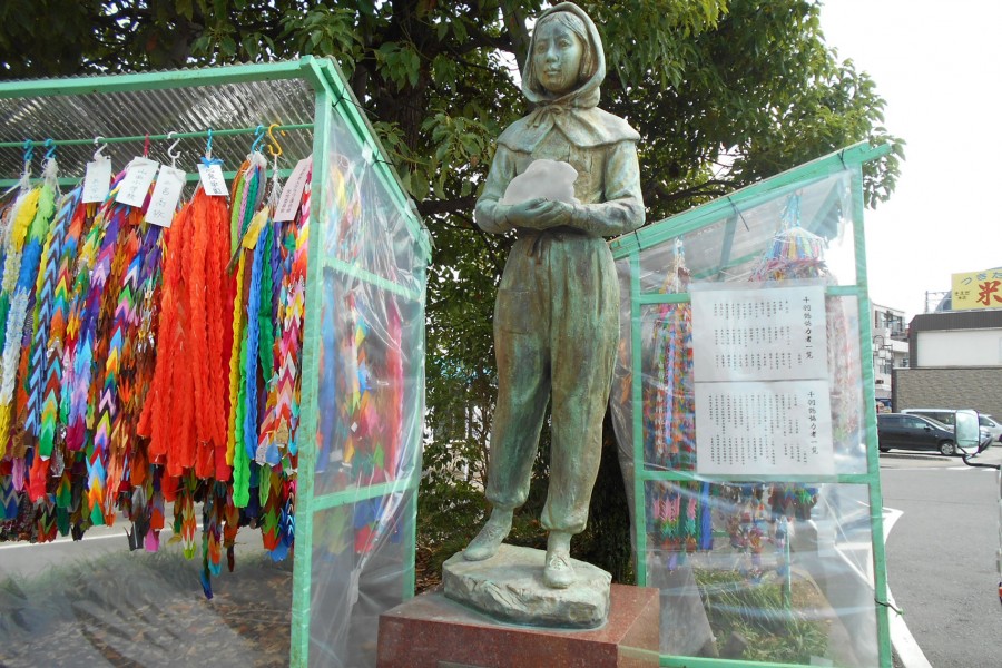 Glashasen-Statue