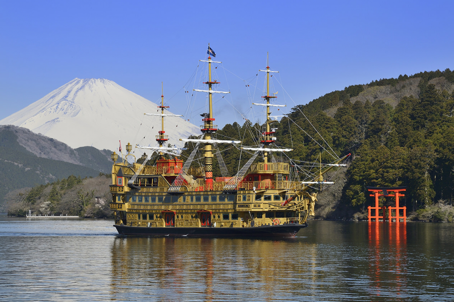 Barco pirata de Hakone (barco turístico de Hakone)