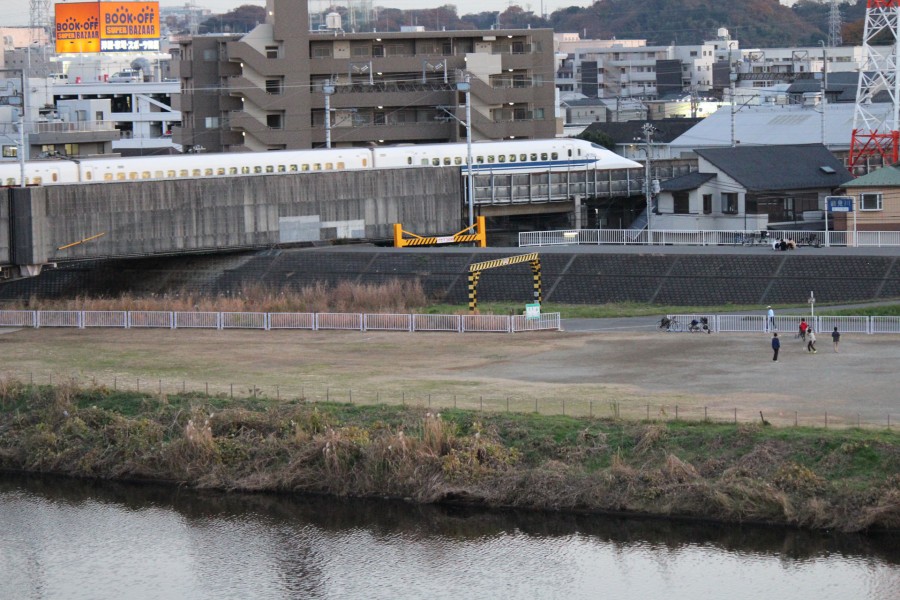 Orilla del río Tsurumi-gawa