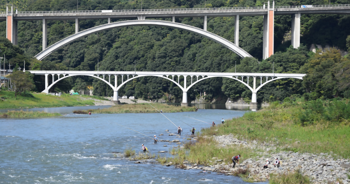 １枚200円 神宮寺 倉本 高橋 岸 中村 谷村 など公式写真 曲り屋（まがりや）」の柱｜かつ吉資料館｜かつ吉｜とんかつ専門