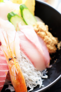 마구로 식당 시치베에마루「나카오치 덮밥 후지 야마모리」